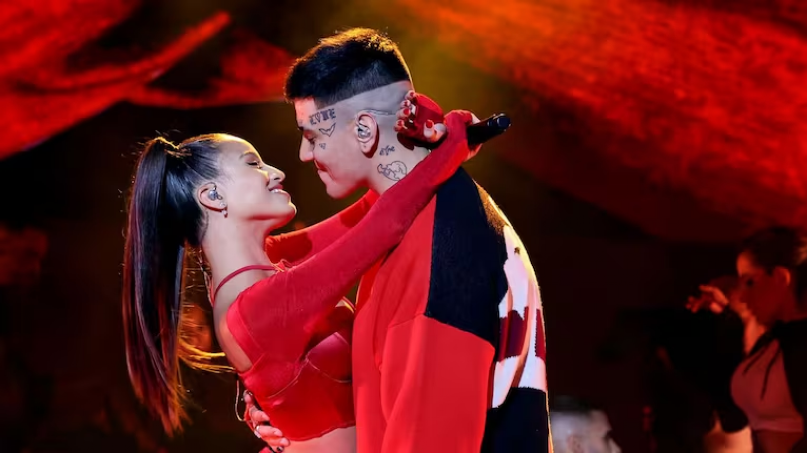 Emilia Mernes sorprendió a Duki con 28 regalos por su cumpleaños